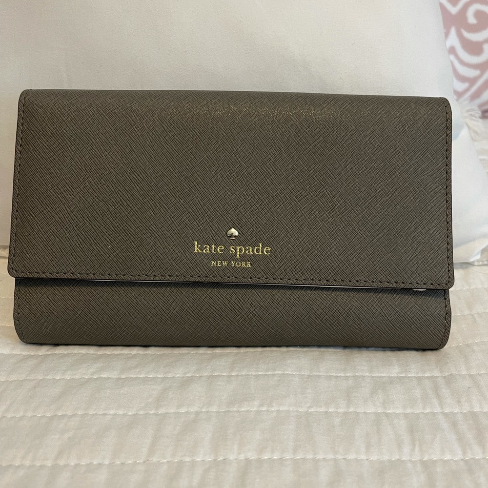 Kate Spade trifold wallet